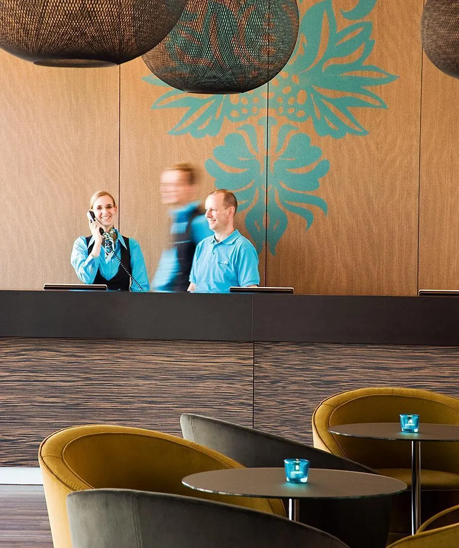Hotel Motel One Salzburg-Sued
